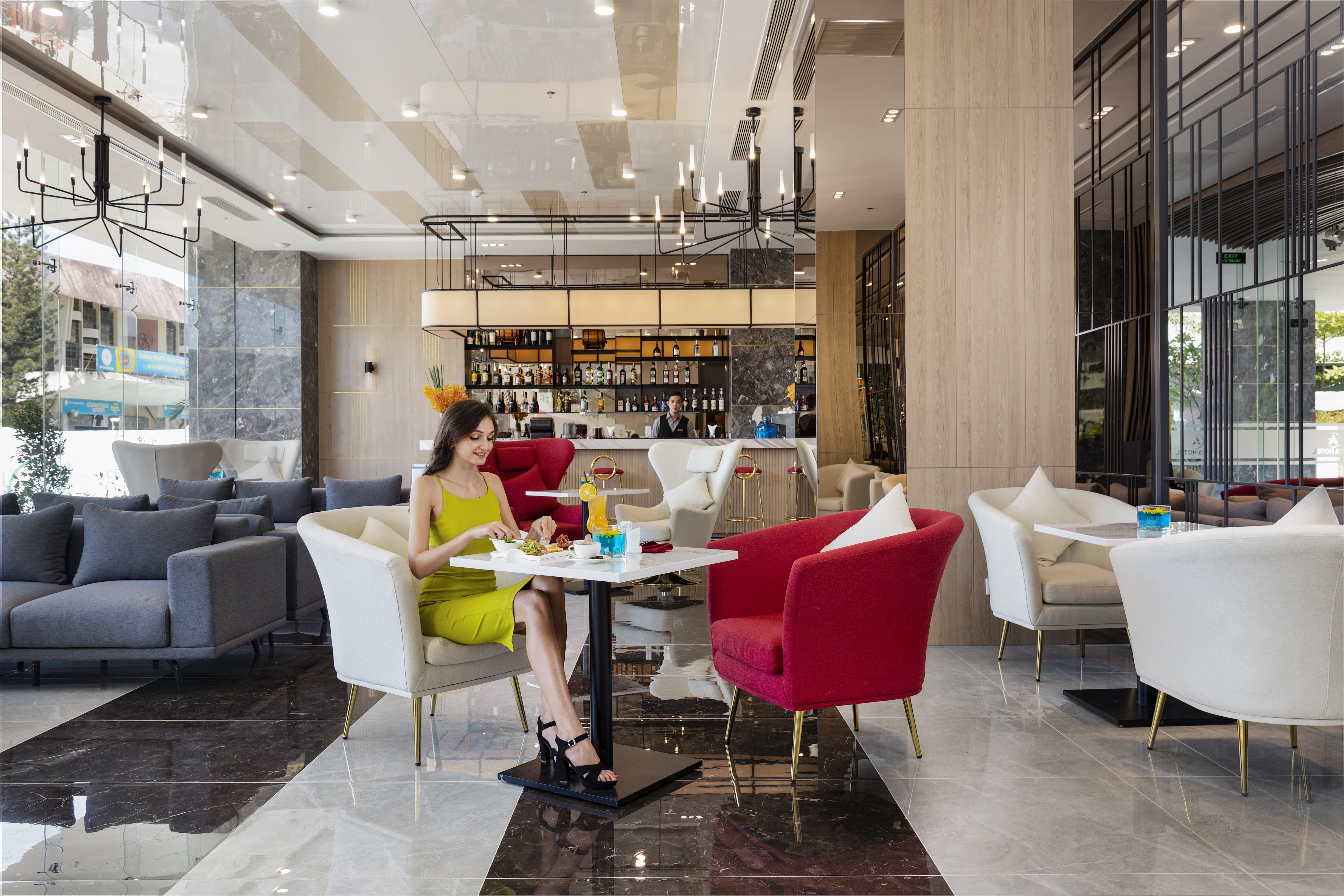 Dqua Hotel На Транг Екстериор снимка