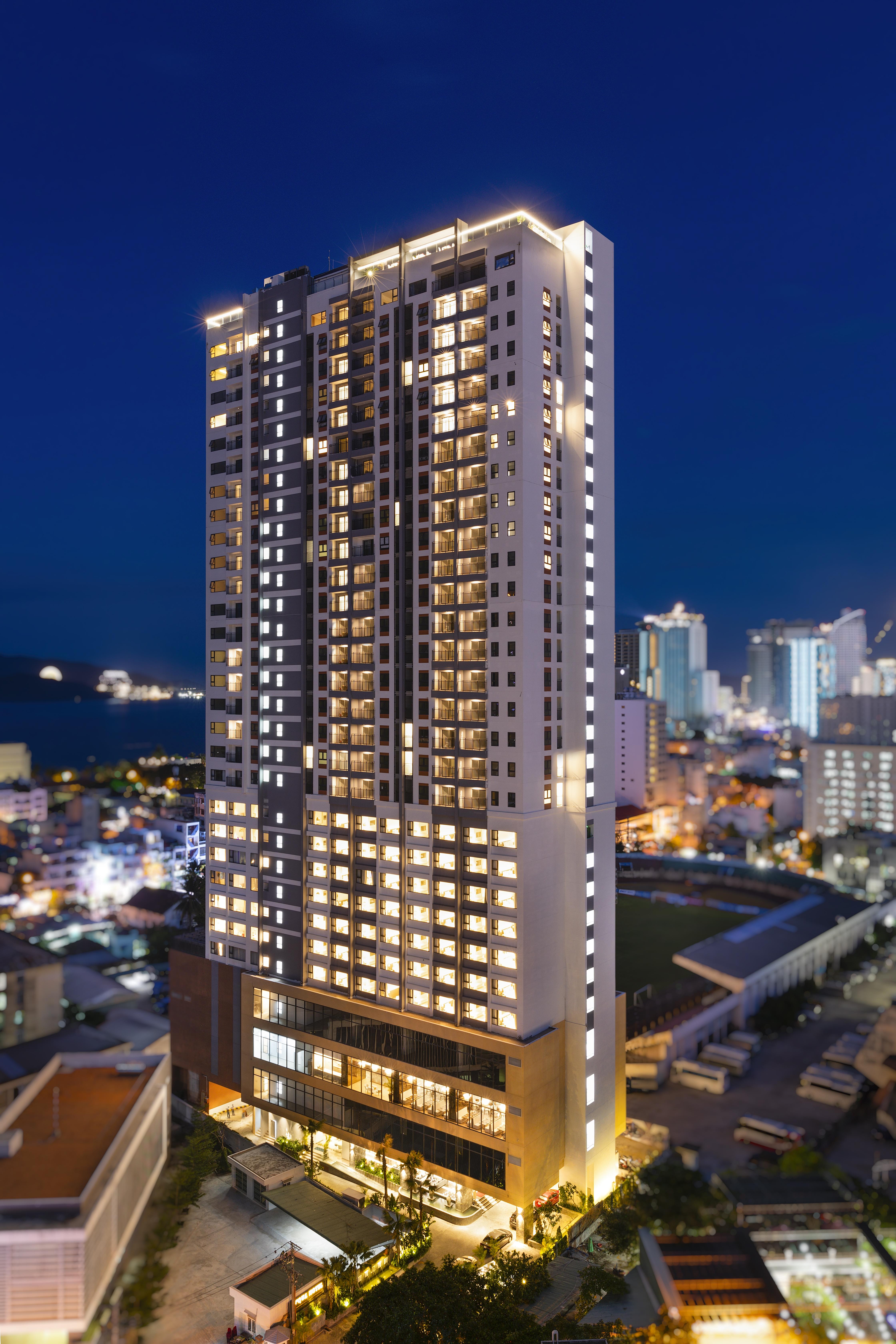 Dqua Hotel На Транг Екстериор снимка