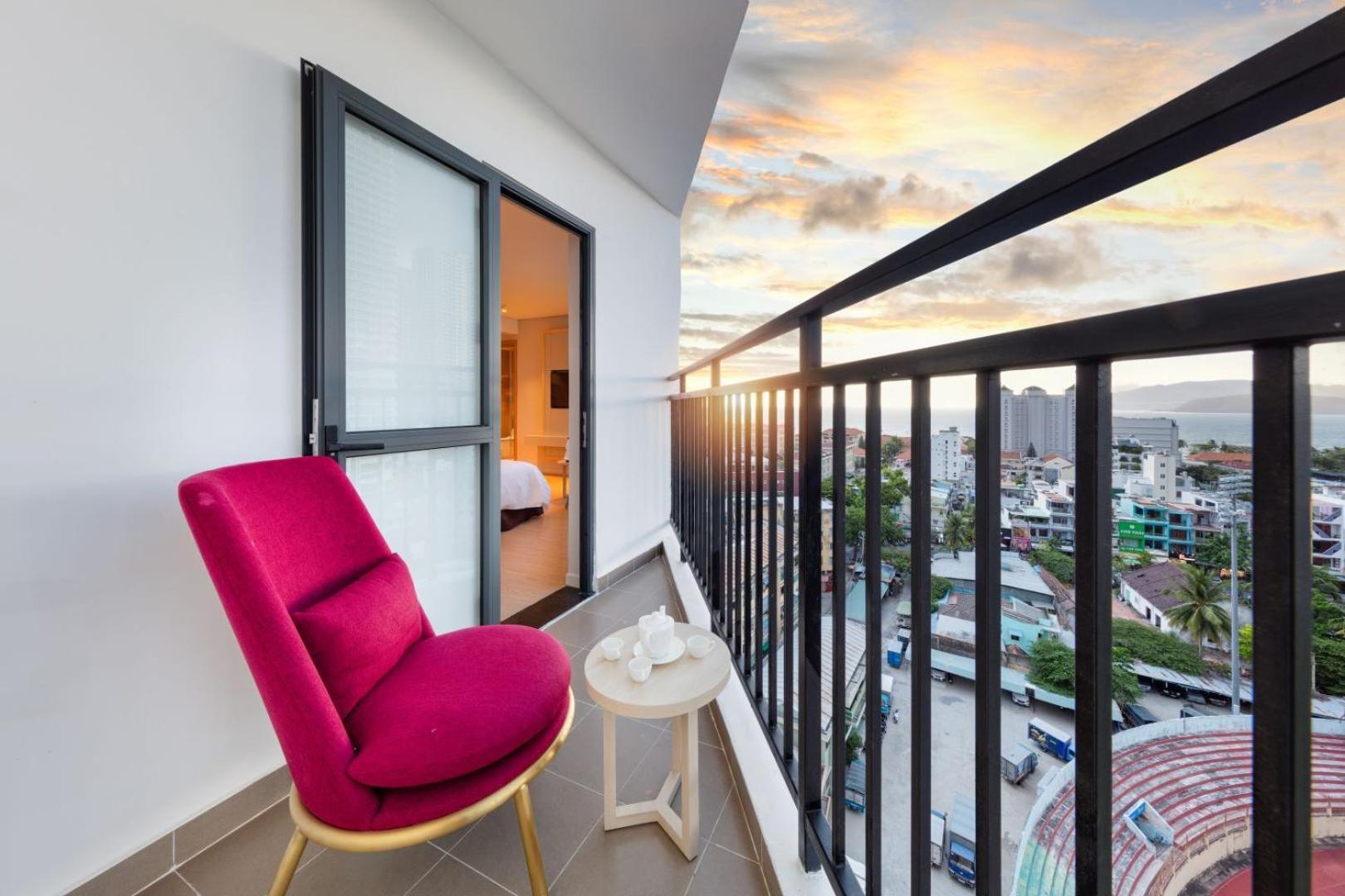 Dqua Hotel На Транг Екстериор снимка