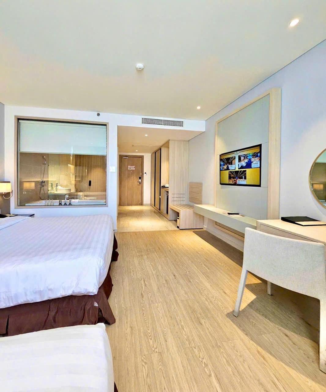 Dqua Hotel На Транг Екстериор снимка